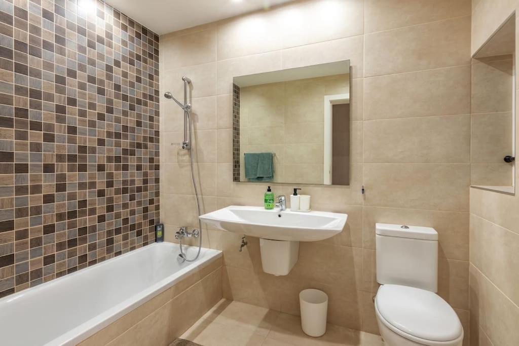 Modern 3 Bedroom Close To Paceville And *