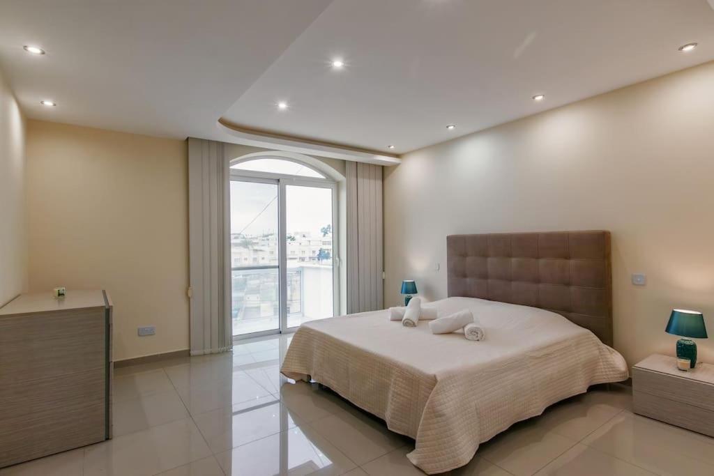 Modern 3 Bedroom Close To Paceville And